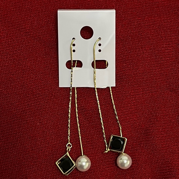 Aretes - Picture 1 of 1